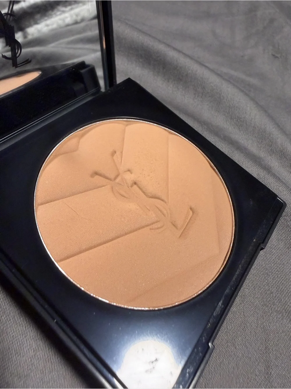 Yves Saint Laurent silky bronzer